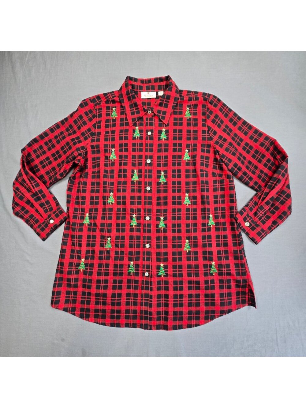 Quacker Factory Medium Button-Up Christmas Shirt Red Plaid Embroidered Trees